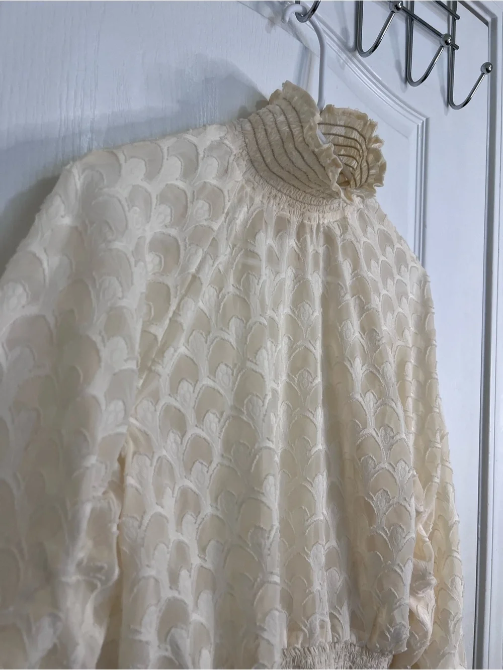 H&M Cream Sheer Turtleneck Ruffled Blouse size 8